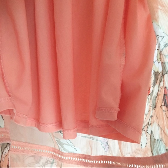 St. John’s Bay lined floral top - Picture 6 of 9